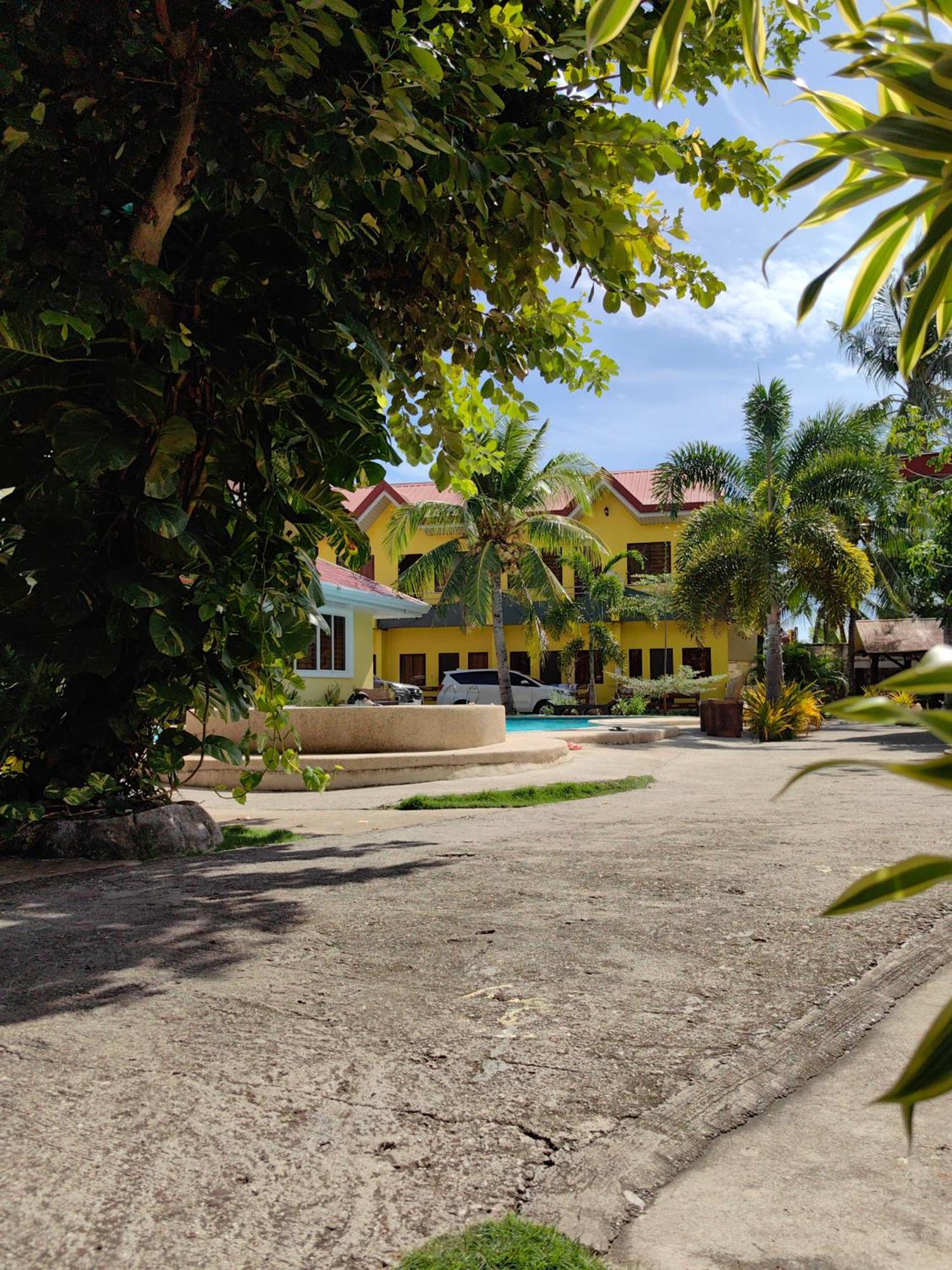 Lagnason'S Place Oslob Bagian luar foto