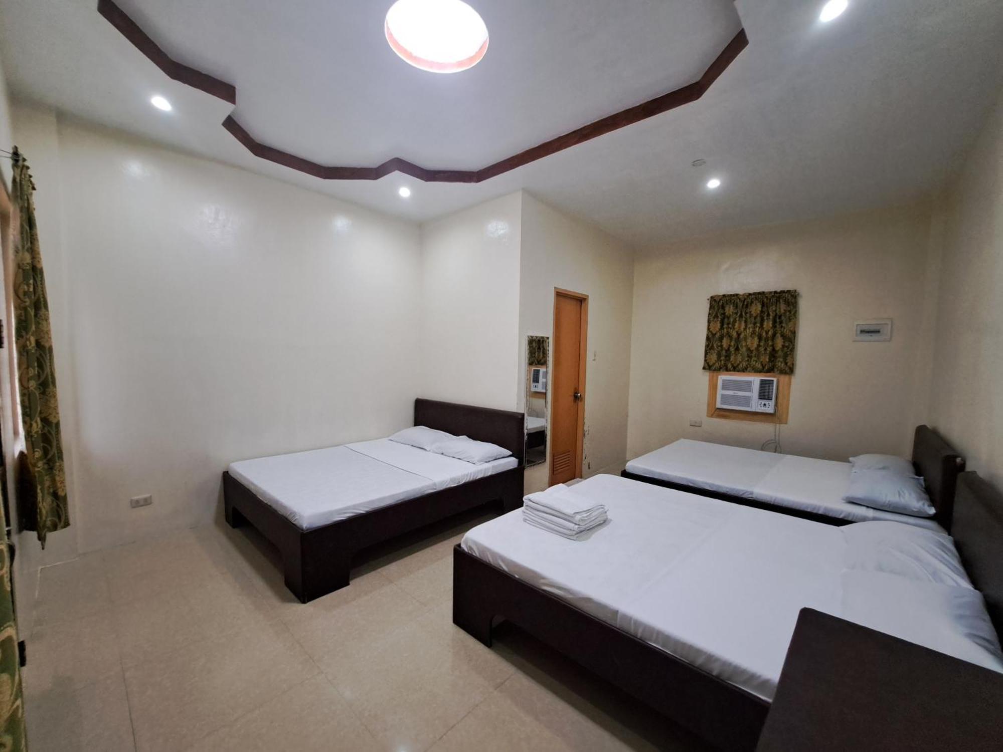 Lagnason'S Place Oslob Bagian luar foto